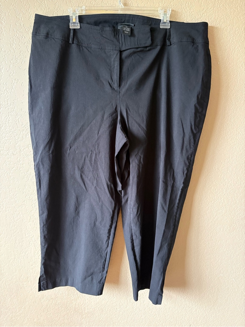 Lane Bryant Black Pants Size 20 Zip Up cropped